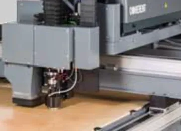 日本製図器工業が販売するフラットベッド抜型用レーザーカッティングシステム ELCEDE LCS evo