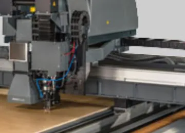 日本製図器工業が販売する最小の設置面積でレーザーカッティングが可能な効率的なマシン ELCEDE LCS evo combo