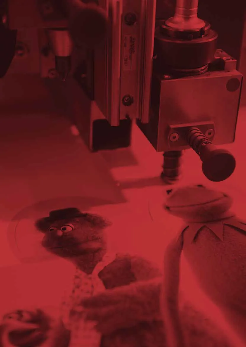 カッティング加工しているイメージ図