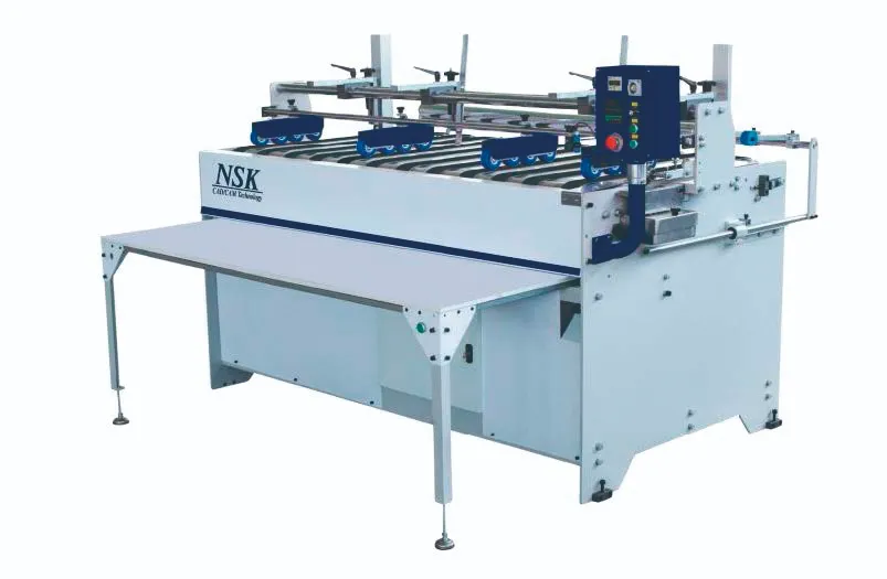 IntelligentBoxで加工した資材に糊付けができるセミオートグルアー