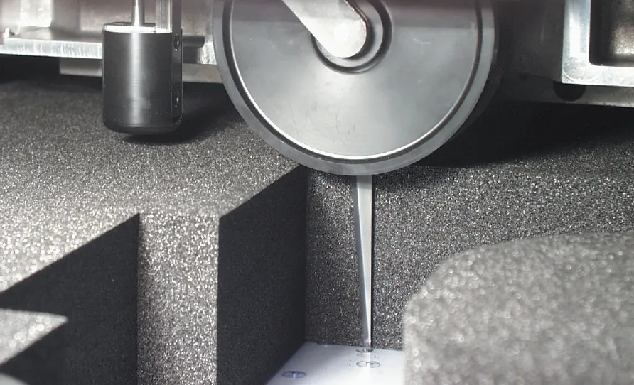 kongsbergCのフォームカッティングユニット