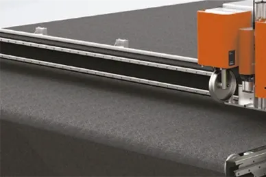 KongsbergCはアーム稼働部に複合カーボンを使用