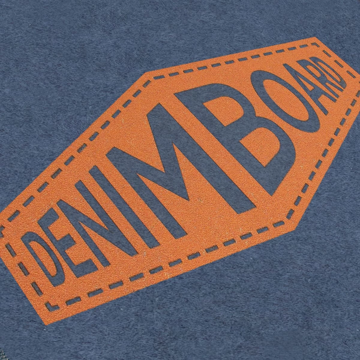 KROMAデニムボード ステッチ風のプリントがされたボード