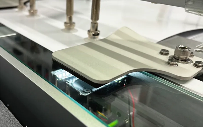 NS-X Automation 裏面からも表面からも読み込み可能な見当カメラ