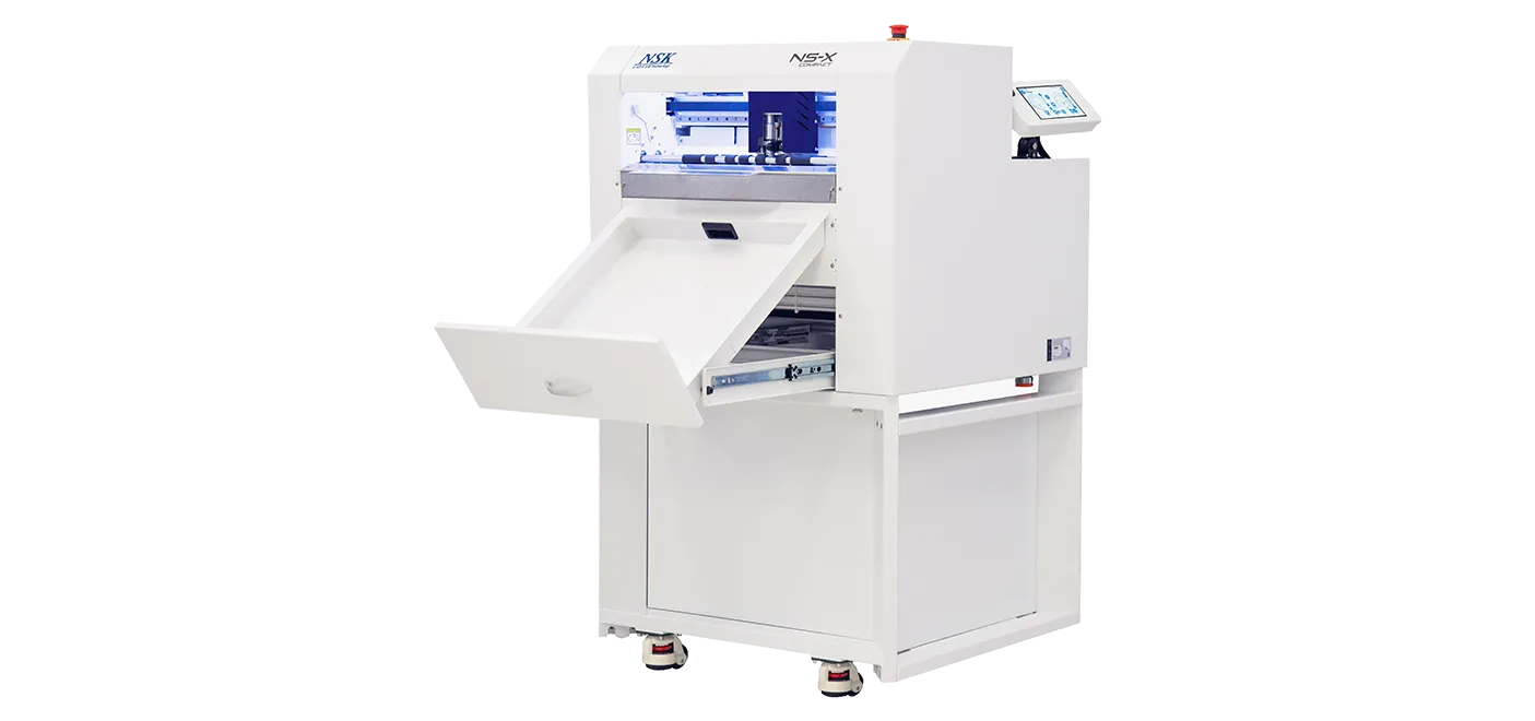 オフィスに設置できる複合機サイズの多機能カッティングマシン、NS-X Compactの製品画像