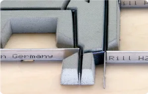 日本製図器工業が販売するウォータージェットラバーカッティングマシン RUBBERMATEproのラバーカッティング