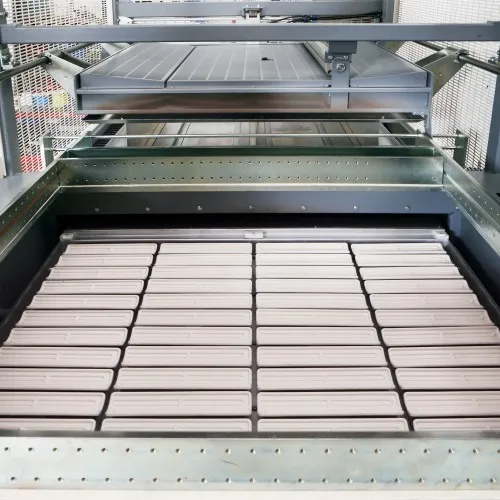 世界で最も売れているデスクトップ型高機能小型真空成型機formech TF686製品画像 機械内部