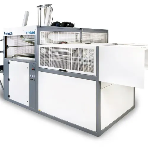 世界で最も売れているデスクトップ型高機能小型真空成型機formech TF686製品画像 斜めから見た写真