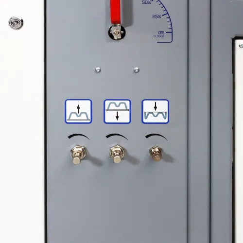 世界で最も売れているデスクトップ型高機能小型真空成型機formech TF686 ステータスのパラメータ表示