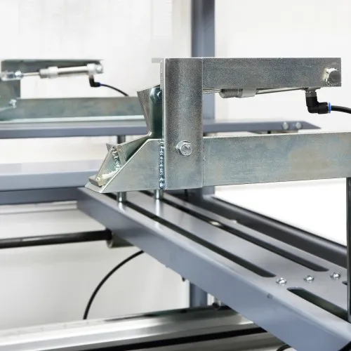 世界で最も売れているデスクトップ型高機能小型真空成型機formech TF686 製品画像