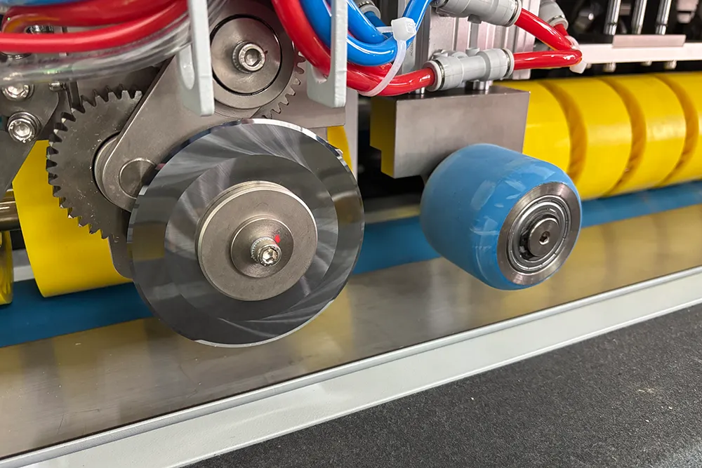 IntelligentBoxが対応できる横方向のカッティング