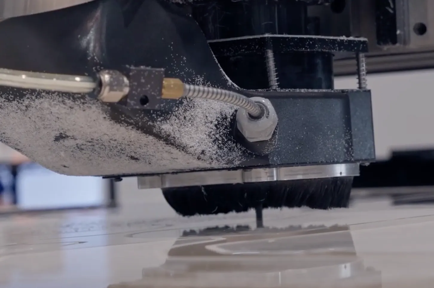 CNCルーター、MultiCAM APEX3R Evoの進化した集塵機能