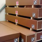 Kongsbergの加工資材 段ボール