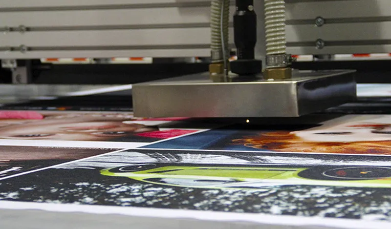 Matic helios-laser テキスタイル加工中の様子