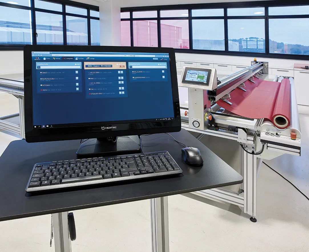 athenea ソフトによって設定中の様子