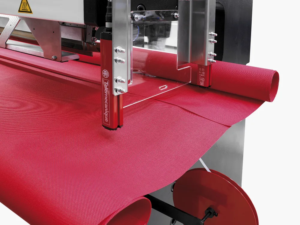 Matic Hera テキスタイル加工中の様子