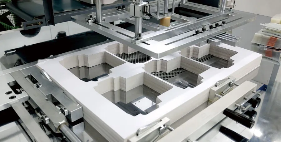 資材移動方式で効率よくブランキングを行う様子