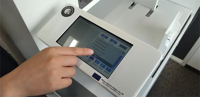 NS-X Compactのタッチパネルインターフェース